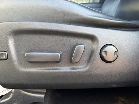 Used 2015 Toyota Highlander XLE image 14