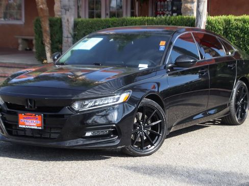 Used 2018 Honda Accord Sport image 4