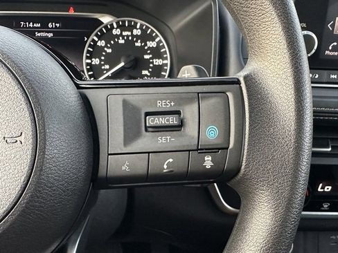 Used 2023 Nissan Rogue SV image 39