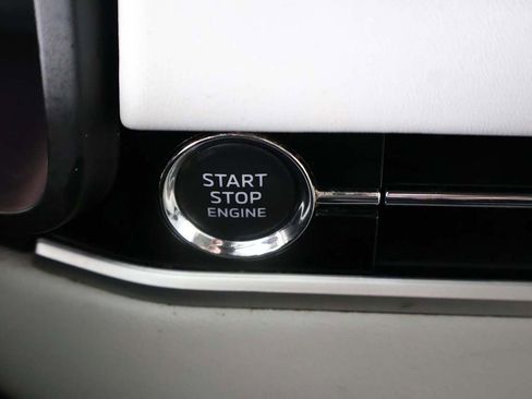 Used 2022 Mitsubishi Outlander SEL image 40