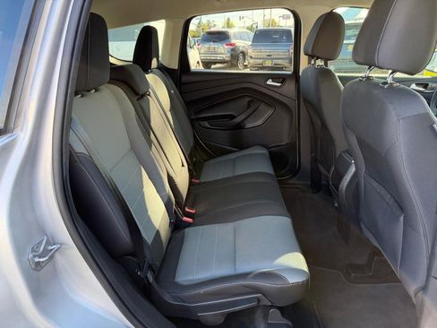 Used 2016 Ford Escape SE image 29