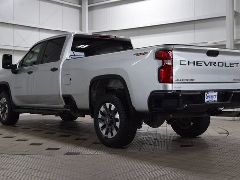 Used 2022 Chevrolet Silverado 2500 Custom w/ Custom Value Package AWD/4WD image 6
