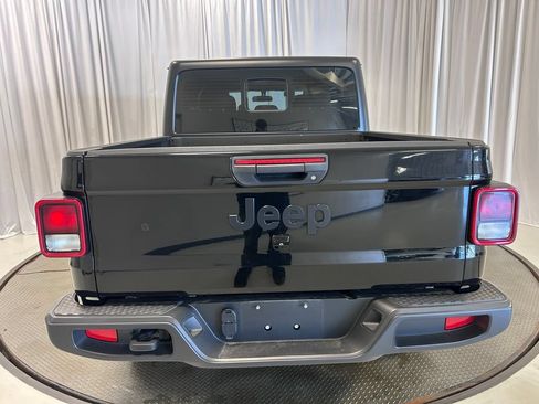 Used 2023 Jeep Gladiator Sport AWD/4WD image 25