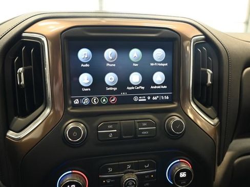 Used 2021 Chevrolet Silverado 1500 High Country w/ Technology Package image 16