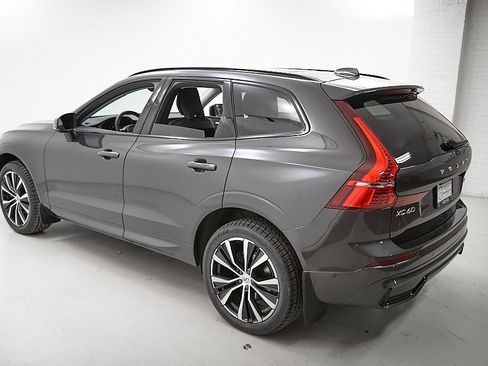 Certified 2023 Volvo XC60 B5 Ultimate w/ Climate Package image 7