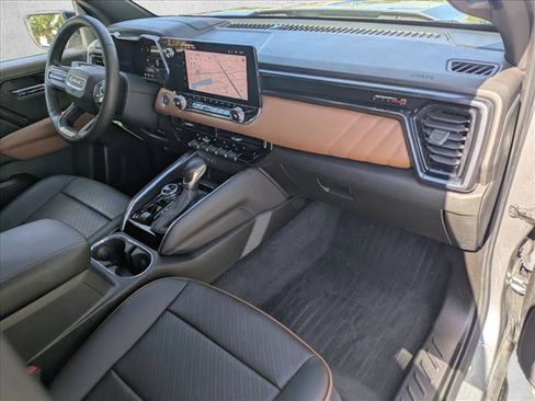 Used 2023 GMC Canyon AT4 w/ AT4 Premium Package image 23