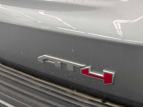 Used 2025 GMC Yukon XL AT4 AWD/4WD image 13