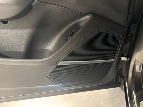 Used 2020 Audi Q8 Prestige w/ Prestige Package image 27