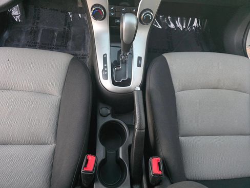 Used 2016 Chevrolet Cruze LS image 31