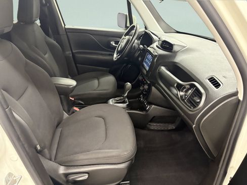 Used 2019 Jeep Renegade Altitude w/ Quick Order Package 2XM AWD/4WD image 21