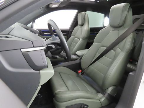 Certified 2024 Porsche Macan 4 Electric AWD/4WD image 5