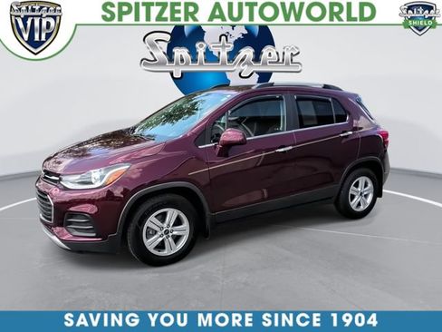 Used 2017 Chevrolet Trax LT w/ LT Convenience Package FWD image 4