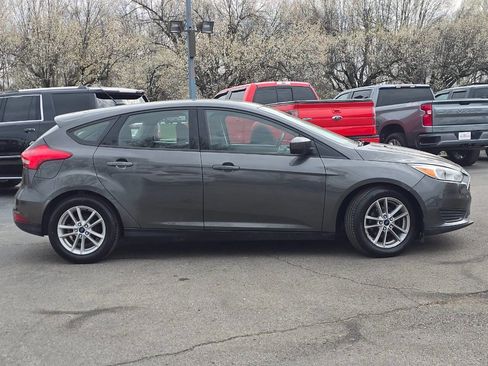 Used 2018 Ford Focus SE image 4