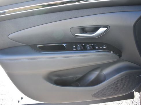 Used 2024 Hyundai Tucson Limited image 11