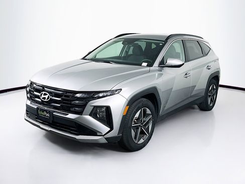 Used 2025 Hyundai Tucson SEL FWD image 3