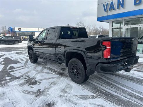 Used 2024 Chevrolet Silverado 2500 High Country w/ Midnight Edition image 3