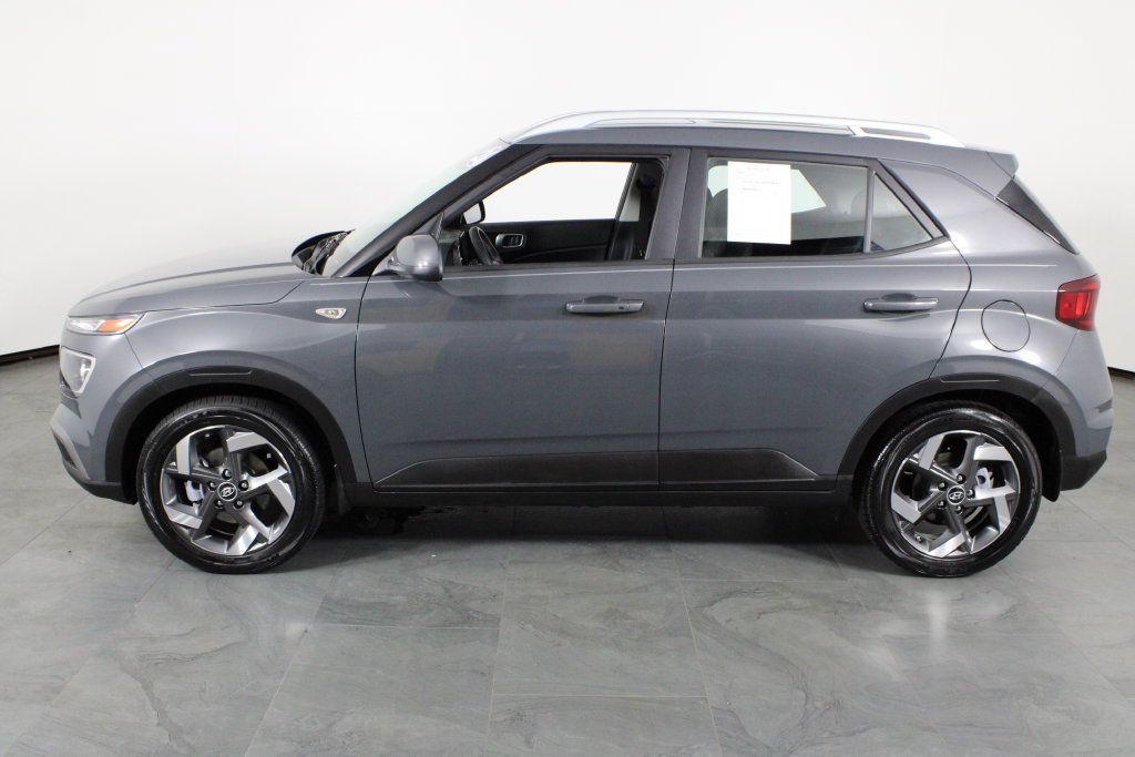 Certified 2026 Hyundai Venue SEL FWD image 14