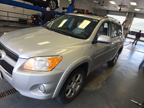 Used 2010 Toyota RAV4 Limited AWD/4WD image 5