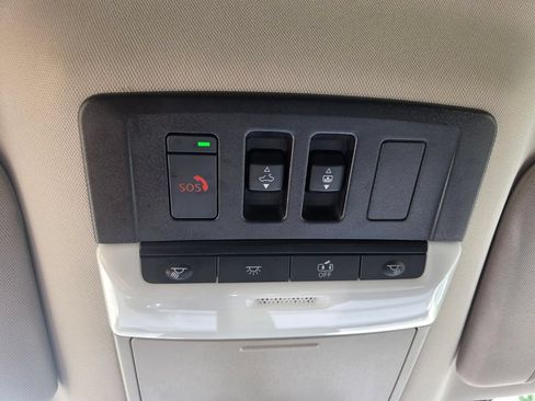 Used 2025 Nissan Pathfinder Platinum w/ Cargo Package FWD image 18