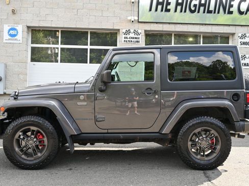 Used 2016 Jeep Wrangler Sahara AWD/4WD image 3