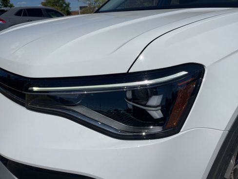 New 2025 Volkswagen Taos S image 9