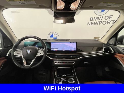 Used 2024 BMW X7 xDrive40i w/ Premium Package image 8