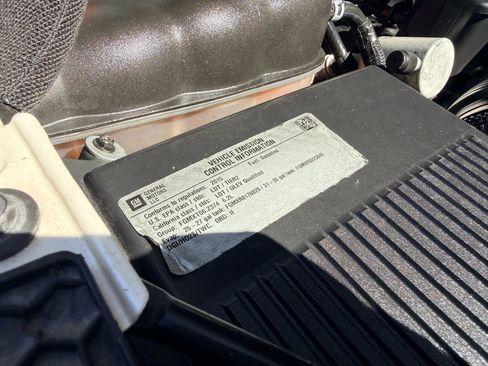 Used 2015 GMC Yukon Denali image 28