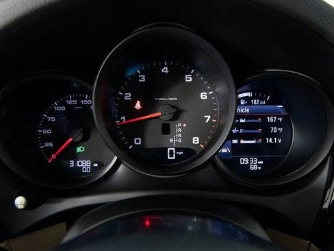 Certified 2019 Porsche Macan AWD/4WD image 24