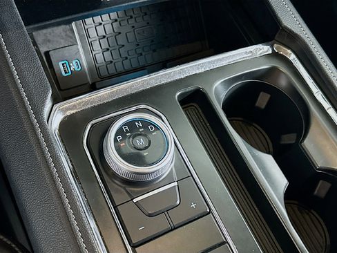 Used 2024 Ford Expedition Max XLT image 25