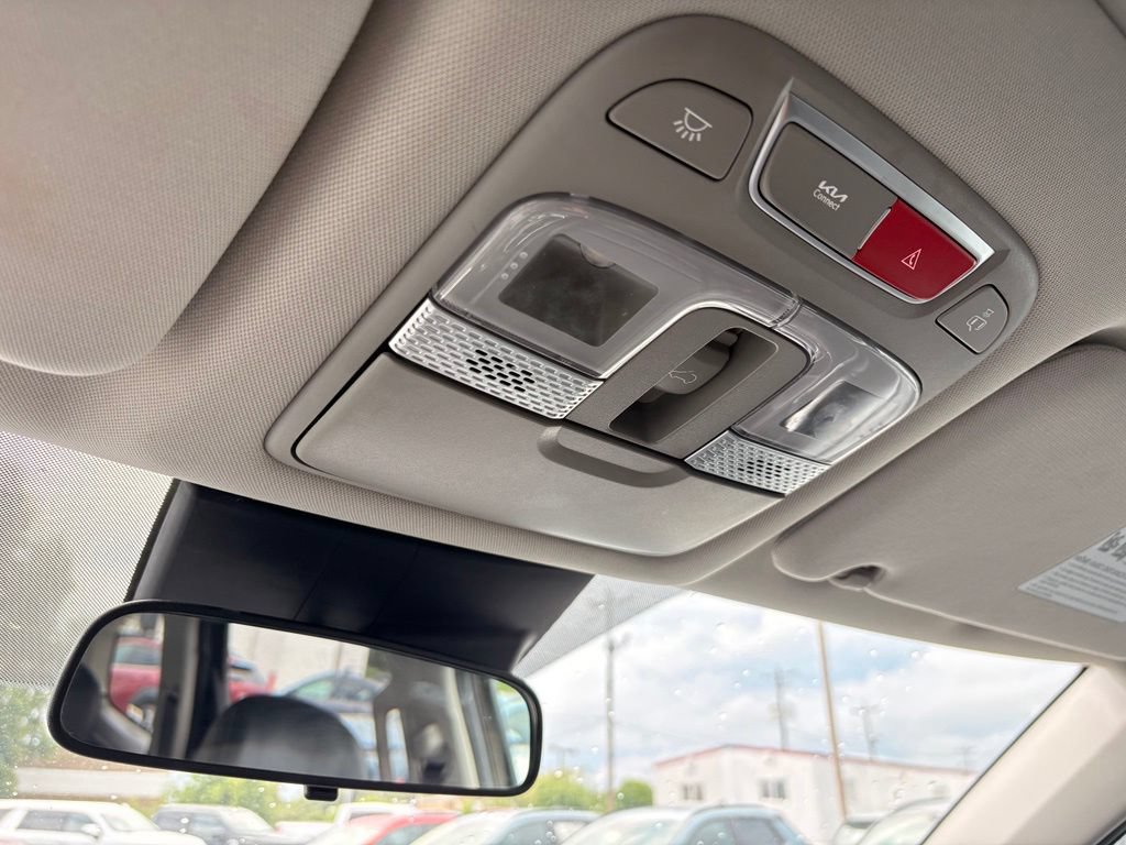 Used 2025 Kia Telluride S FWD image 22