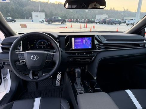 Certified 2025 Toyota Camry SE image 17