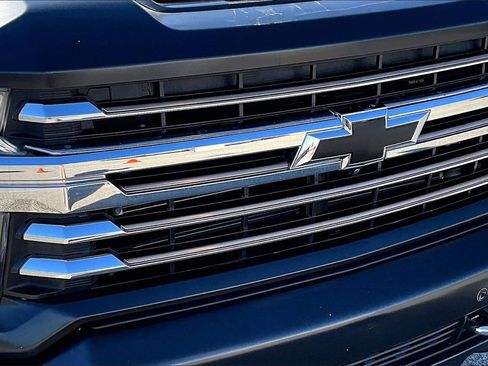 Used 2023 Chevrolet Silverado 3500 High Country w/ Z71 Off-Road Package image 31