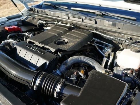 Used 2024 Nissan Frontier SV w/ Technology Package image 41