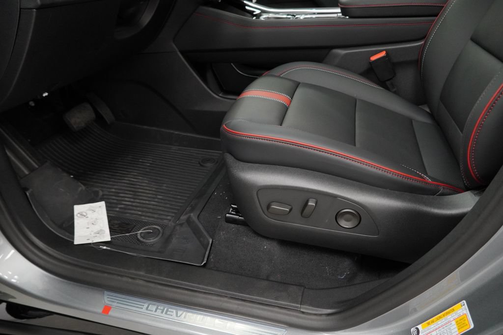 New 2027 Chevrolet Traverse RS w/ LPO, Floor Liner Package AWD/4WD image 23
