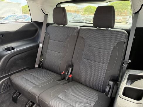 Used 2021 GMC Acadia SLE image 18