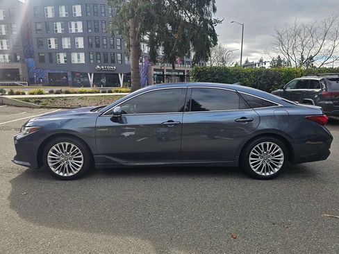 Used 2020 Toyota Avalon Limited w/ Advanced Safety Package image 2