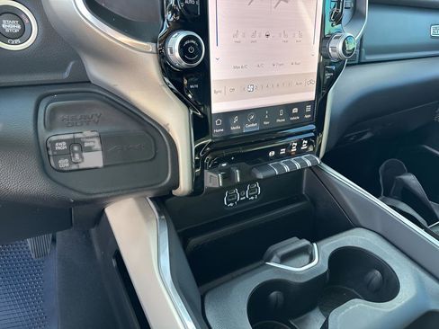 Used 2024 RAM 3500 Laramie image 33