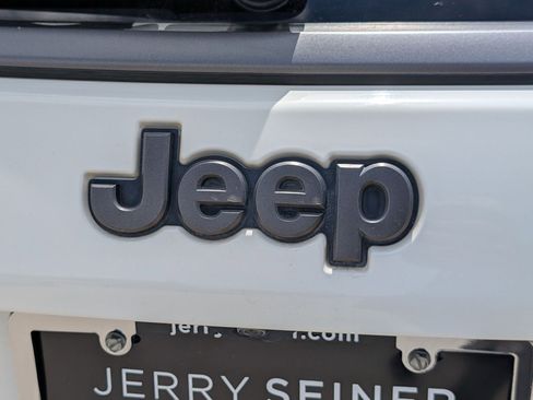 Used 2020 Jeep Compass Trailhawk AWD/4WD image 13