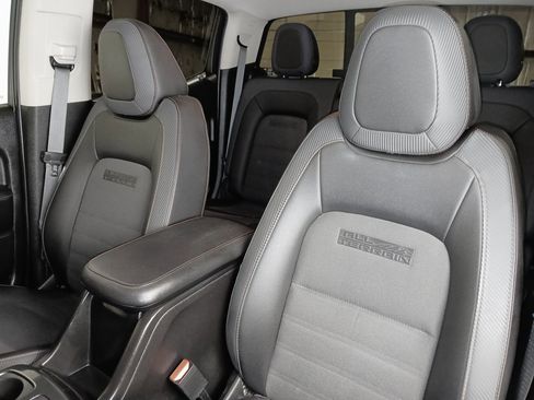 Certified 2016 GMC Canyon SLE w/ All Terrain Package image 10