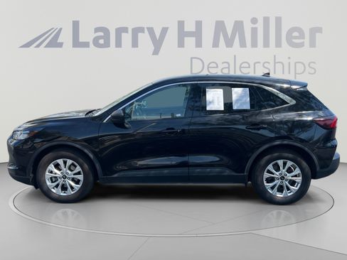 Used 2023 Ford Escape Active FWD image 2