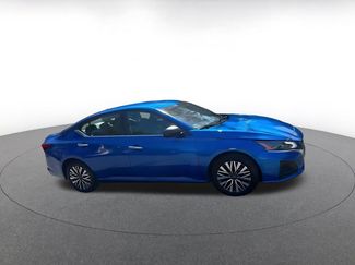 Used 2025 Nissan Altima 2.5 SV FWD video 2