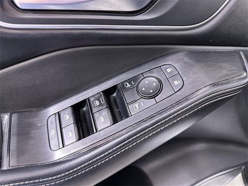 Used 2021 Nissan Rogue SV w/ Premium Package image 24