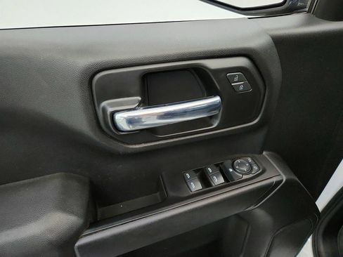 Used 2020 Chevrolet Silverado 1500 Custom Trail Boss w/ Custom Convenience Package AWD/4WD image 17