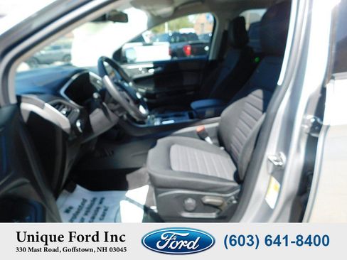 Used 2021 Ford Edge SE image 11