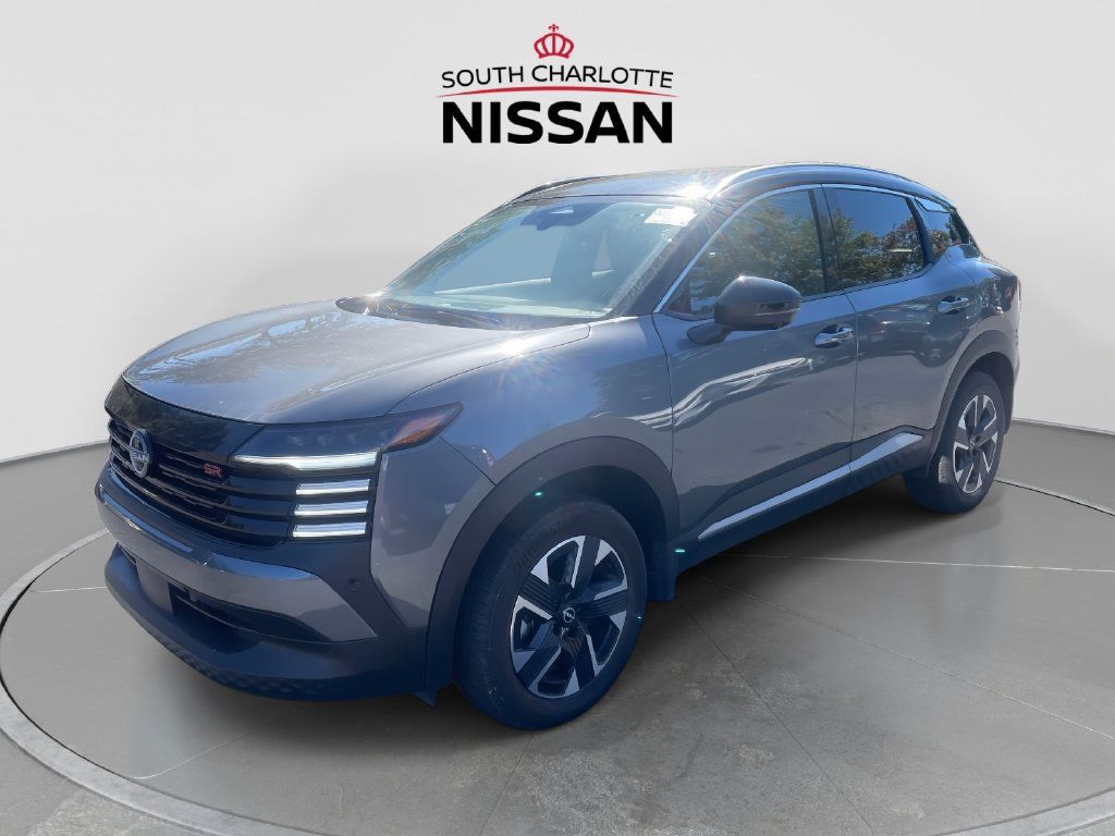 Used 2025 Nissan Kicks SR FWD image 3