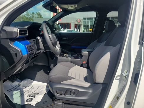 Used 2025 Toyota Tacoma TRD Off-Road w/ TRD Off Road Upgrade Package image 15