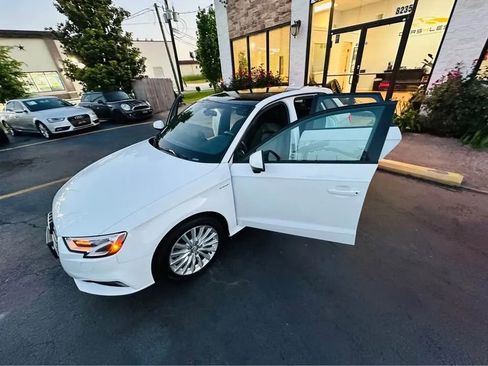 Used 2018 Audi A3 e-tron Premium image 11