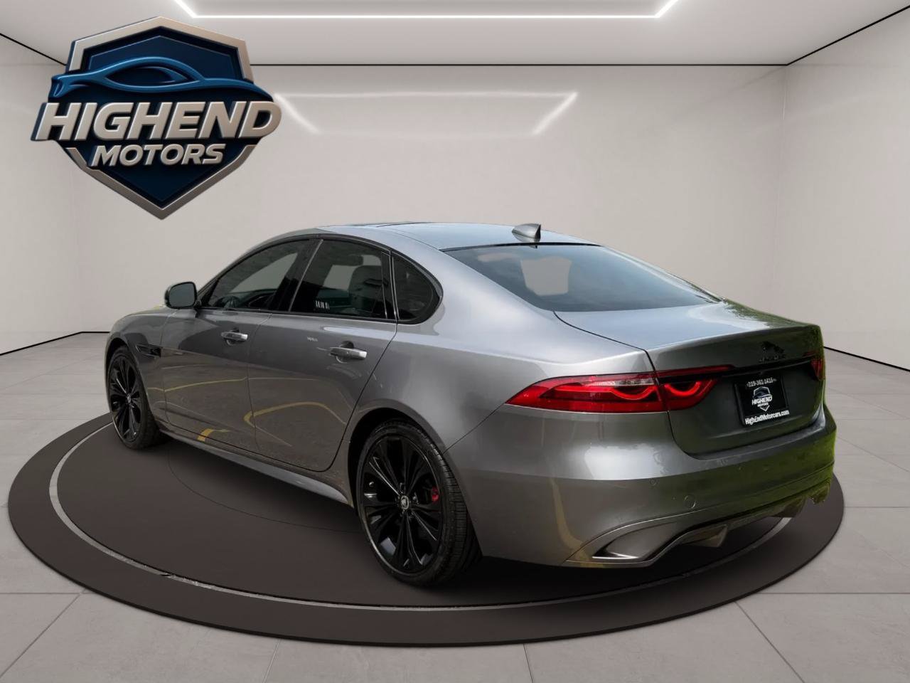Used 2024 Jaguar XF R-Dynamic SE AWD/4WD image 4