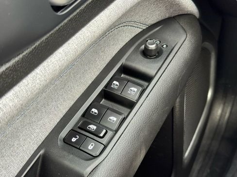 Used 2024 Jeep Compass Latitude image 27