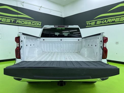 Used 2022 Chevrolet Silverado 1500 LT AWD/4WD image 9